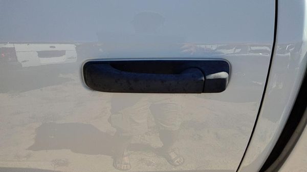 2016 Ram 1500 Outside Door Handle LH Dodge White PW7 — photo 3