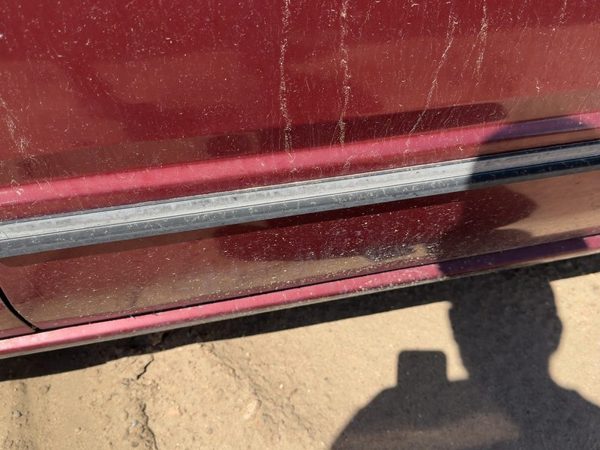 1987 Nissan Maxima Passenger Right Front Moulding From Door Oem 4Dr Sedan 4 Door — photo 2