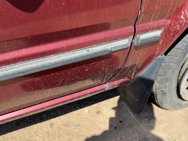 1987 Nissan Maxima Passenger Right Front Moulding From Door Oem 4Dr Sedan 4 Door — photo 8