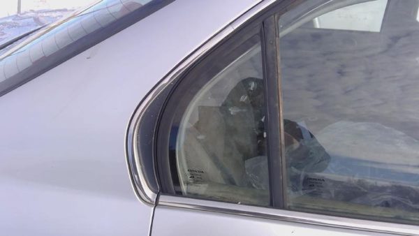 1996-00 Honda Civic Passenger Right Rear Vent Window Back Door Glass With Frame — photo 1