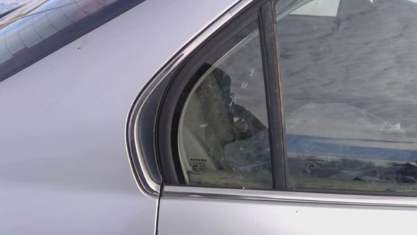 1996-00 Honda Civic Passenger Right Rear Vent Window Back Door Glass With Frame — photo 2