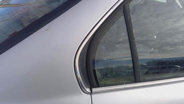 1996-00 Honda Civic Passenger Right Rear Vent Window Back Door Glass With Frame — photo 6