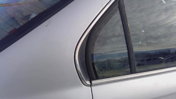 1996-00 Honda Civic Passenger Right Rear Vent Window Back Door Glass With Frame — photo 8