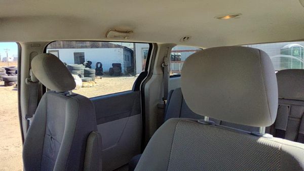 2008-2010 Dodge Grand Caravan Pair Of Front Headrests Oem Left Right Set Seat — photo 3