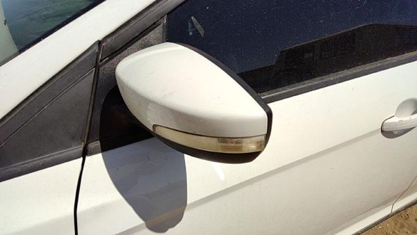 12-14 Focus Ford Focus Driver Left Power Side Mirror Door Mounted Oem White Yz — photo 1