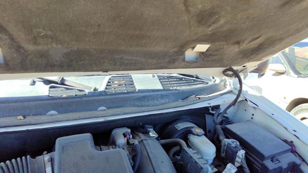 2002-2009 Gmc Envoy Windshield Wiper Cowl Vent Trim Panel Oem Cover — photo 4