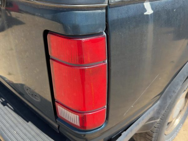 1991-1994 Ford Explorer 2 Dr Passenger Right Tail Light Brake Lamp Rear OEM — photo 1