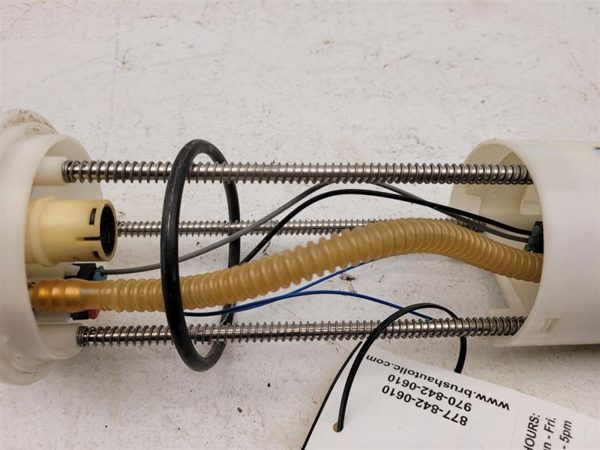 1999 Fuel Pump Assembly Fits 99-00 Chevrolet 2500 Pickup 5.7L Vortec Silverado — photo 3