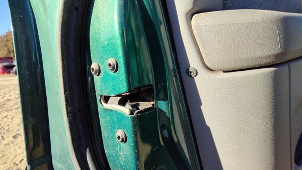 1999-2007 Ford Taurus Driver Left Front Door Latch With Rods/Cables Oem — photo 3