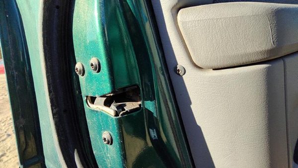 1999-2007 Ford Taurus Driver Left Front Door Latch With Rods/Cables Oem — photo 4