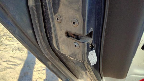 1998-2004 Dodge Intrepid Driver Left Rear Door Latch With Rods/Cables Oem Back — photo 2