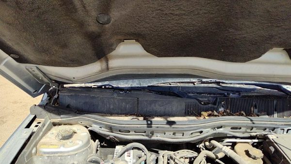 05-09 Chevy Equinox Windshield Wiper Cowl Vent Trim Panel Oem Cover — photo 2
