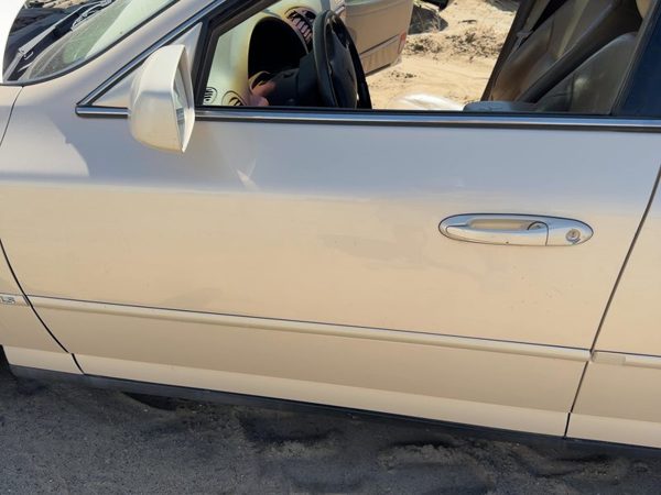 2001 Lincoln LS Front Door LH Ivory Parchment Hc — photo 1