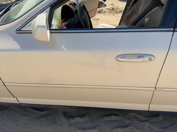 2001 Lincoln LS Front Door LH Ivory Parchment Hc — photo 2