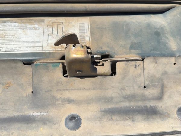91-94 Ford Explorer 2 Dr Front Hood Latch Assembly with Bracket OEM F3TZ16138B — photo 4