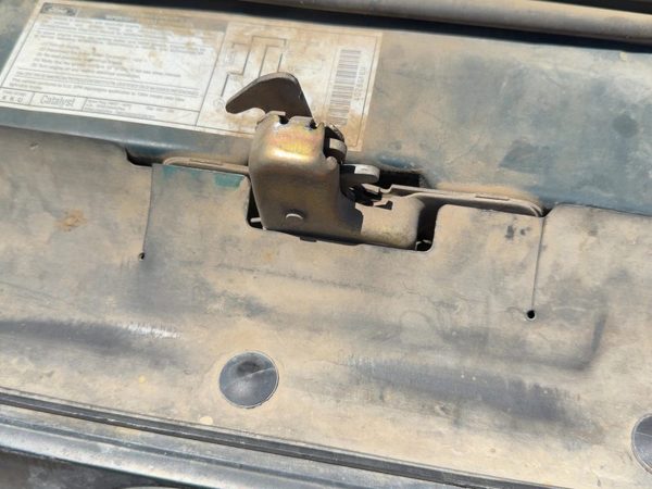 91-94 Ford Explorer 2 Dr Front Hood Latch Assembly with Bracket OEM F3TZ16138B — photo 2