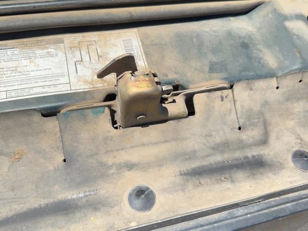 91-94 Ford Explorer 2 Dr Front Hood Latch Assembly with Bracket OEM F3TZ16138B — photo 3