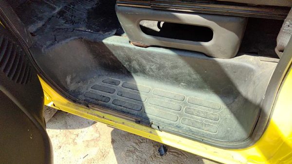 1996-2002 Express Van 2500 Driver Left Lower Kick Trim Panel Oem Sill Step — photo 1