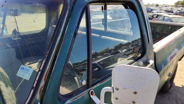 73-87 Silverado C10 Driver Left Front Vent Window Small Door Glass With Frame — photo 2