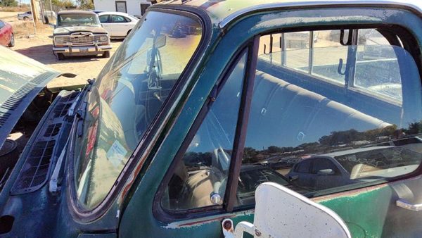 73-87 Silverado C10 Driver Left Front Vent Window Small Door Glass With Frame — photo 3