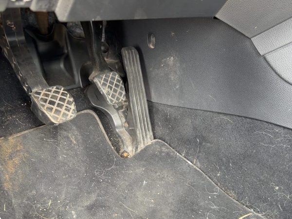 2011-2018 Volkswagen Jetta Gas Pedal Assembly Manual 1K1721503BB — photo 1