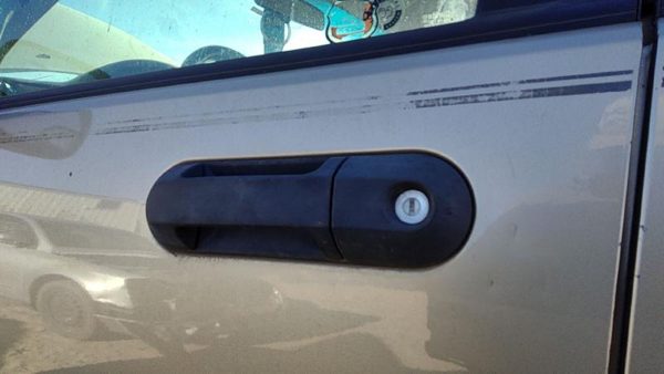 2003 Ford Explorer Outside Door Handle LH — photo 5