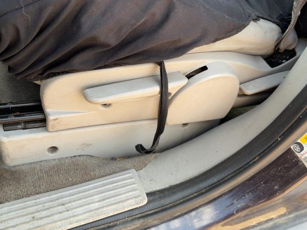 2006 Chevy Equinox Driver Left Side Seat Trim Panel Oem Light Gray 14B — photo 2