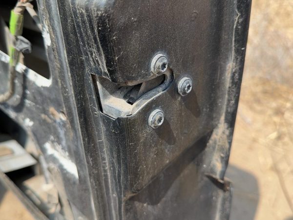 1995-2005 Chevy S10 Blazer Passenger Right Front Door Latch With Rods/Cables Oem — photo 1