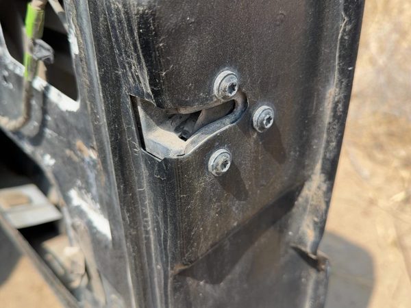 1995-2005 Chevy S10 Blazer Passenger Right Front Door Latch With Rods/Cables Oem — photo 2