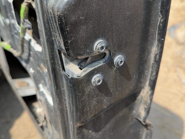 1995-2005 Chevy S10 Blazer Passenger Right Front Door Latch With Rods/Cables Oem — photo 4