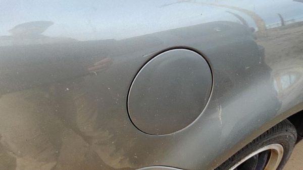 2001-2005 Vw Passat Fuel Tank Door With Hinge Gas Lid Oem Filler Silver — photo 1