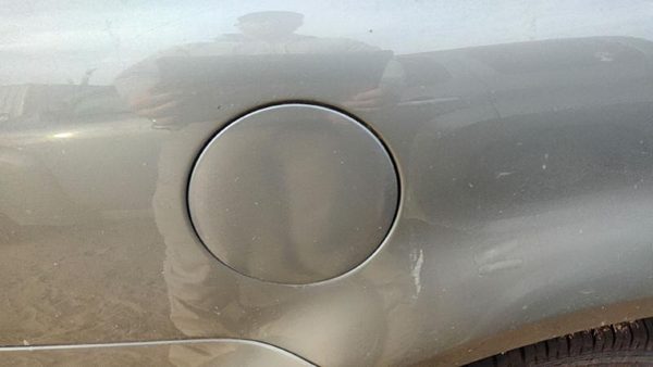 2001-2005 Vw Passat Fuel Tank Door With Hinge Gas Lid Oem Filler Silver — photo 2