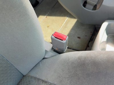 08-16 Town & Country Passenger Right Front Seat Belt Buckle Receiver Oem Gray