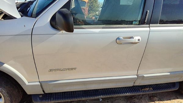 2002 Ford Explorer Front Door LH Silver Ts — photo 4
