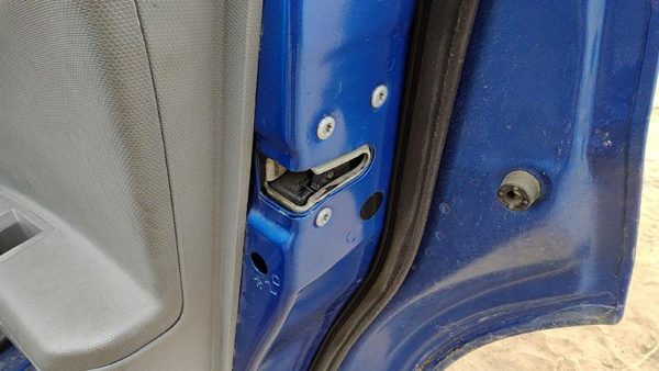 2008 Dodge Avenger Passenger Right Rear Door Latch With Rods/Cables Oem Back — photo 3
