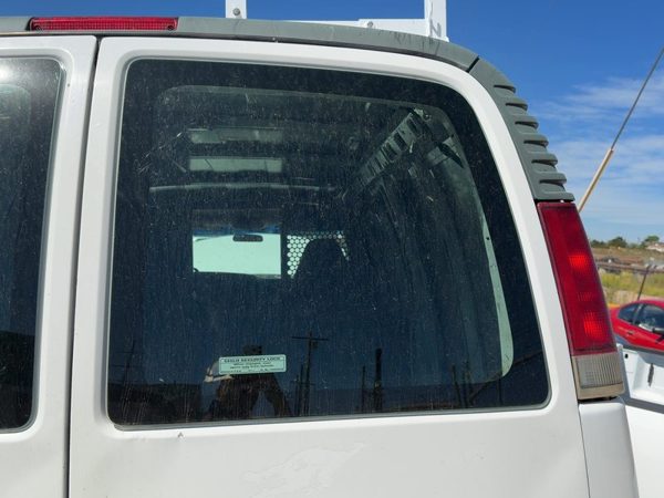 96-24 Express 2500 Right Back Glass Rear Window Oem Non-Heated Without Swing Out — photo 2