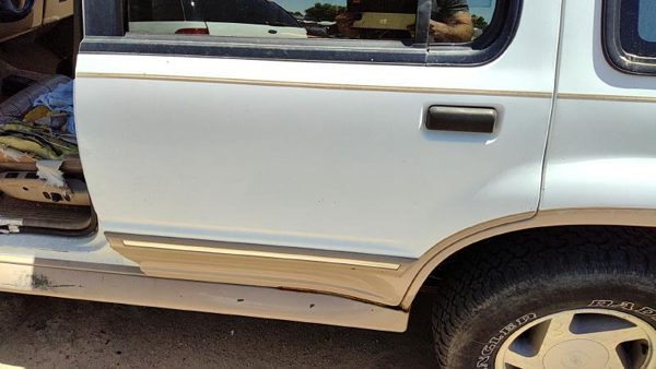 1993 Ford Explorer Rear Door LH White — photo 2