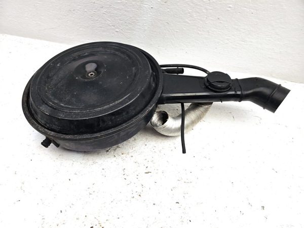 80-85 Olds 88 Complete Air Intake Assembly Filter Box Housing With Tube Oem 5.0L — photo 1