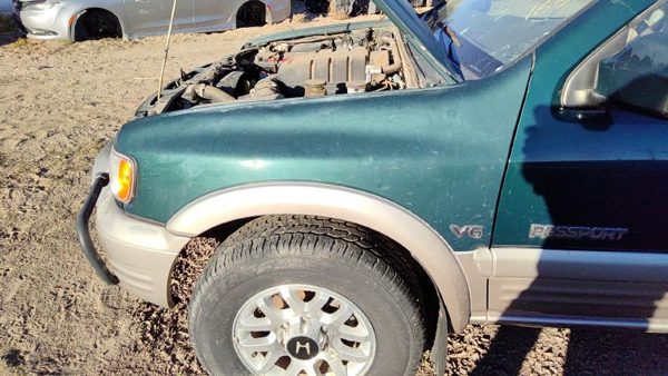 1998-2002 Honda Passport Driver Left Front Fender Oem Hgm Huntsman Green Hail — photo 1