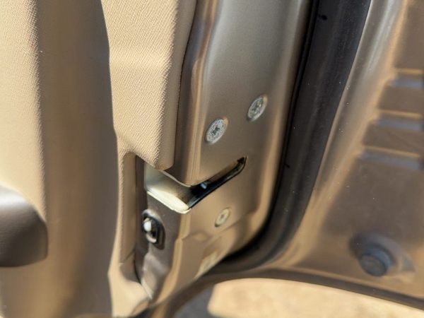 2002-2006 Honda Crv Passenger Right Rear Door Latch With Rods/Cables Oem Back — photo 4