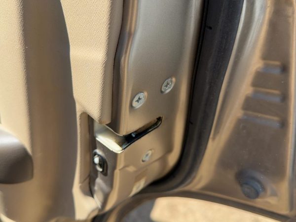 2002-2006 Honda Crv Passenger Right Rear Door Latch With Rods/Cables Oem Back — photo 3