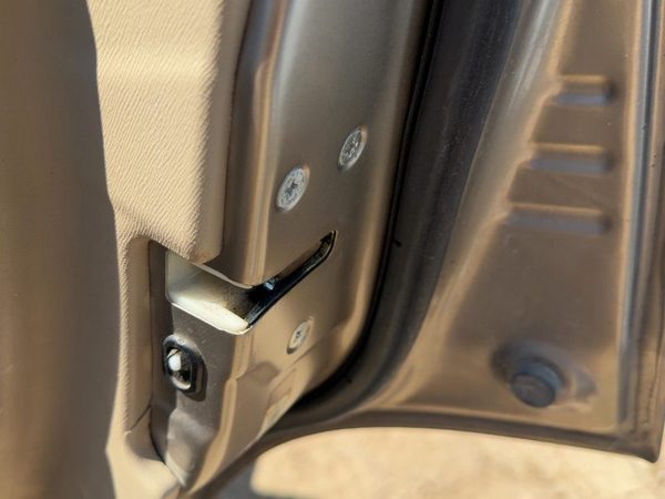 2002-2006 Honda Crv Passenger Right Rear Door Latch With Rods/Cables Oem Back — photo 1