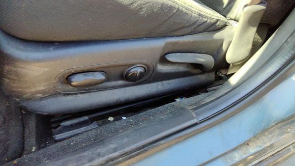 06-08 Grand Prix Driver Left Side Power Seat Switch With Trim Panel Ebony 19B — photo 5