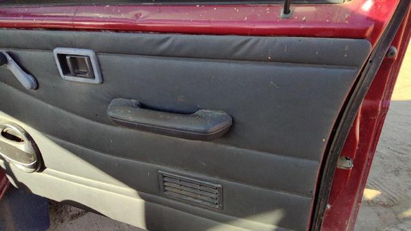 95-97 Nissan Hardbody Passenger Right Front Door Trim Panel Manual Windows Gray — photo 2