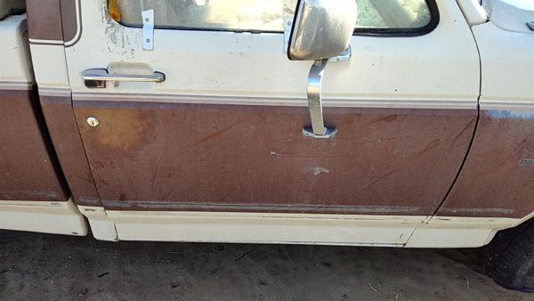 1990 Ford F150 Front Door RH White — photo 1