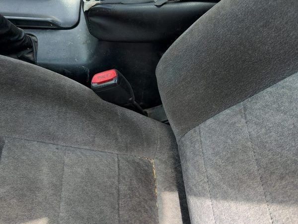 1995-1999 Nissan Maxima Driver Left Front Seat Belt Buckle Receiver Oem Black — photo 3