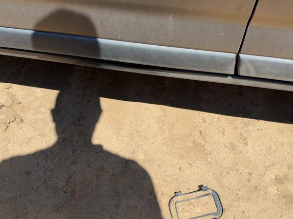 2005 Honda Crv Driver Left Front Moulding Lower From Door Oem — photo 3
