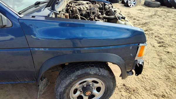1995 Nissan Pathfinder Fender RH Blue — photo 4