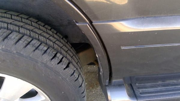 06-10 Mountaineer Passenger Right Rear Moulding On Quarter Panel Charcoal G5 — photo 6