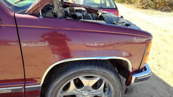 1999 GMC Yukon Fender RH Maroon — photo 3